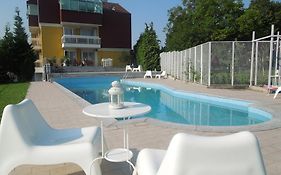 Appartement avec 1 chambre(s) de 50 m² et 1 salle(s) de bains privée(s) à Maksimir